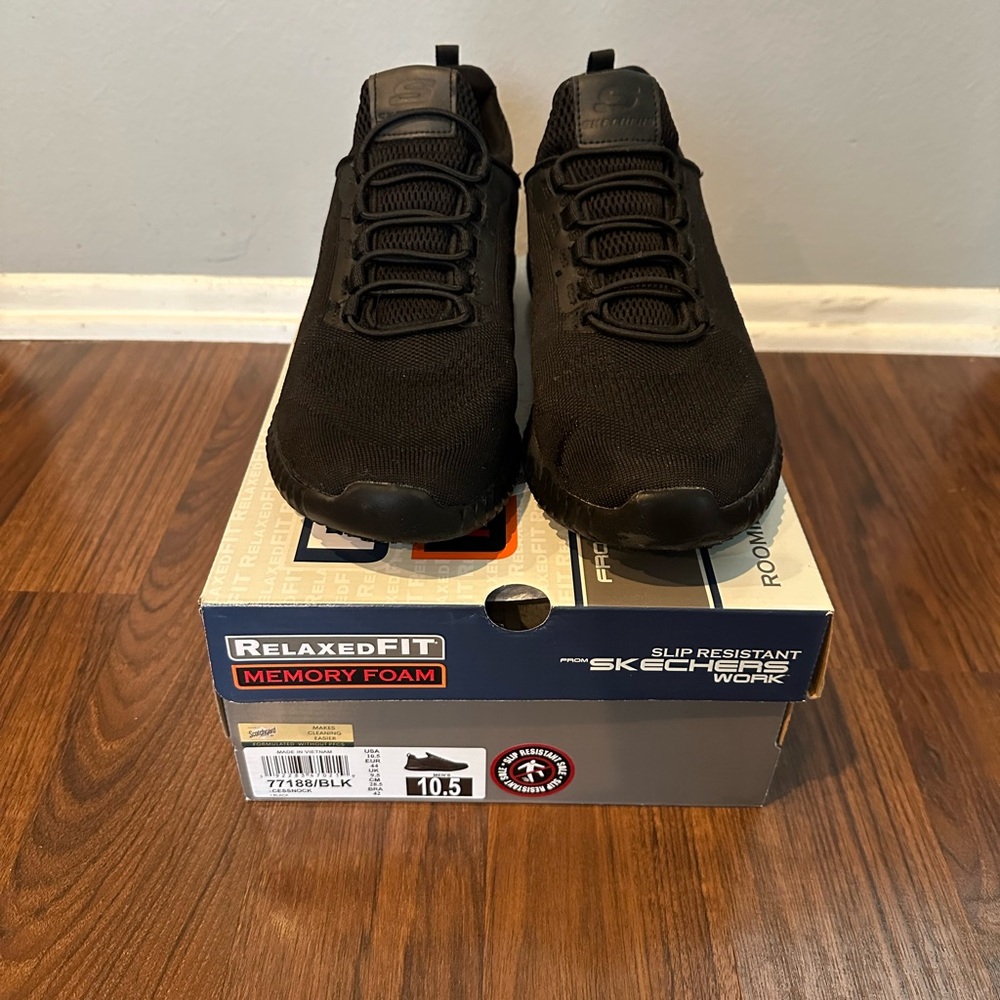 Skechers Men's Black Relaxed Fit Shoes